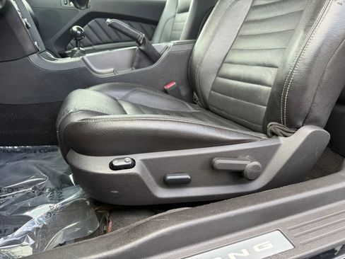 Used 2012 Ford Mustang Coupe RWD image 14