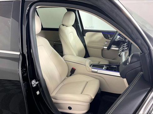 Used 2026 Mercedes-Benz GLB 250 4MATIC image 7