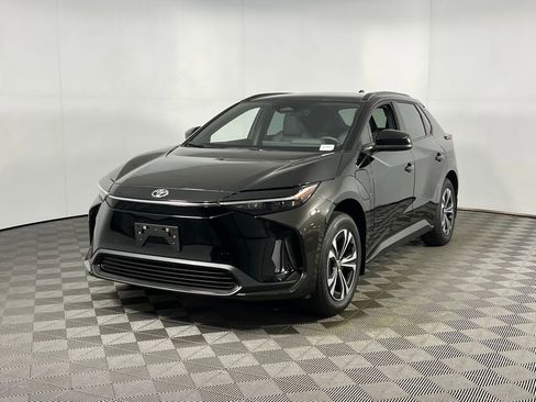 Used 2024 Toyota bZ4X XLE image 7