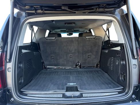 Used 2020 Chevrolet Suburban Premier image 19