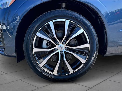 Used 2024 Volvo XC60 B5 Plus w/ Climate Package image 11