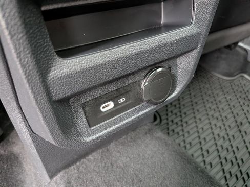 Certified 2024 Volkswagen Tiguan SE R-Line image 21