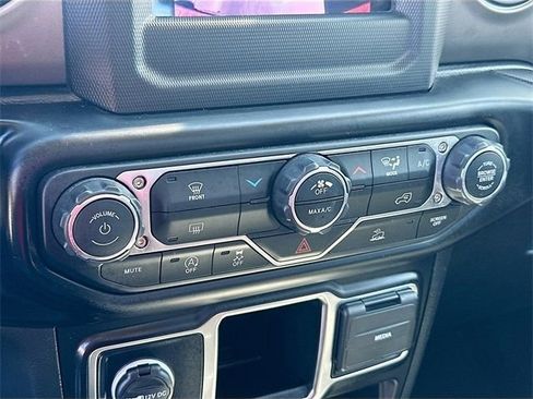 Used 2022 Jeep Gladiator Sport AWD/4WD image 15