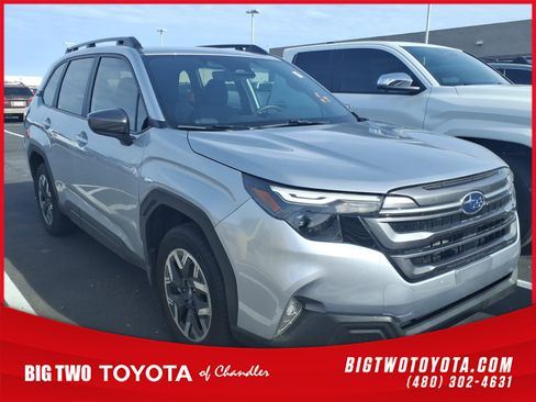 Used 2025 Subaru Forester Premium w/ Convenience Package #2 image 1