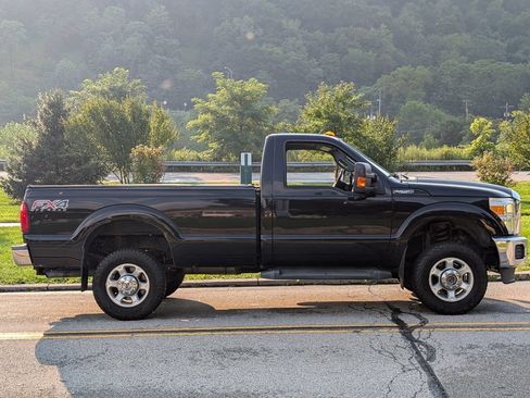 Used 2016 Ford F250 XL w/ XL Appearance Package AWD/4WD image 3