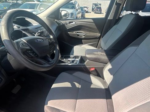Used 2017 Ford Escape SE w/ SE Cold Weather Package AWD/4WD image 12