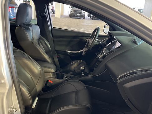 Used 2014 Ford Focus ST w/ Equipment Group 202A FWD image 9