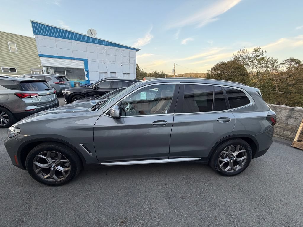 Used 2023 BMW X3 xDrive30i w/ Premium Package w/ZPA AWD/4WD image 2