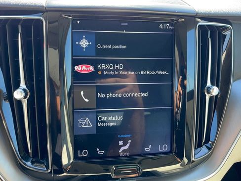 Used 2018 Volvo XC60 T6 Momentum w/ Convenience Package AWD/4WD image 11