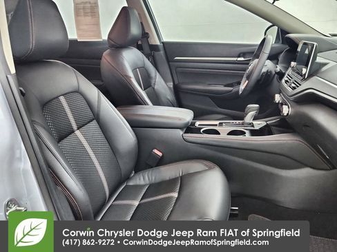 Used 2023 Nissan Altima 2.5 SR FWD image 32