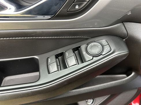 Used 2023 Chevrolet Traverse LT image 13