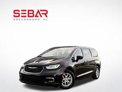 Used 2023 Chrysler Pacifica Touring-L