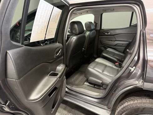 Used 2017 GMC Acadia SLT AWD/4WD image 18