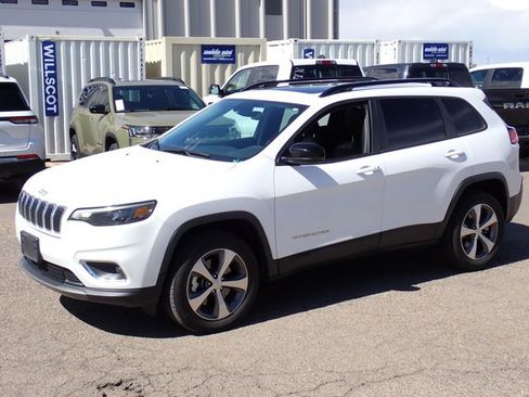 Used 2022 Jeep Cherokee Limited AWD/4WD image 11