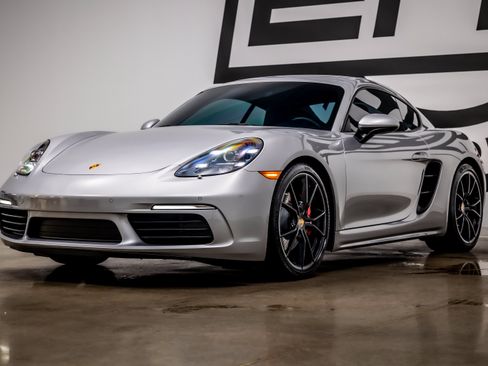 Used 2025 Porsche 718 Cayman RWD image 26