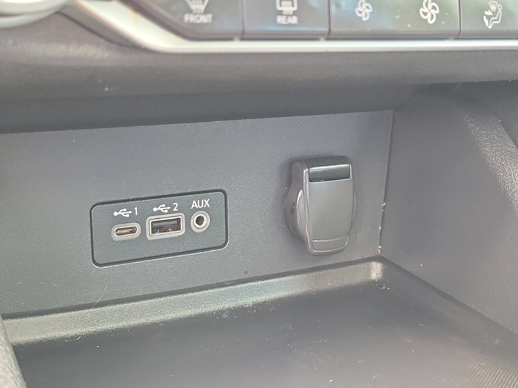 Used 2021 Nissan Sentra SR w/ SR Premium Package FWD image 17