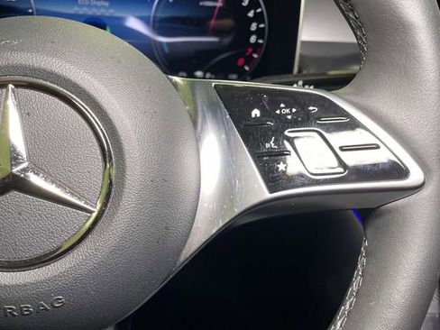 Used 2025 Mercedes-Benz GLC 350e 4MATIC image 41