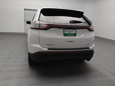 Used 2017 Ford Edge SE image 6