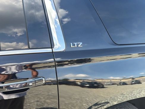 Used 2016 Chevrolet Suburban LTZ AWD/4WD image 28
