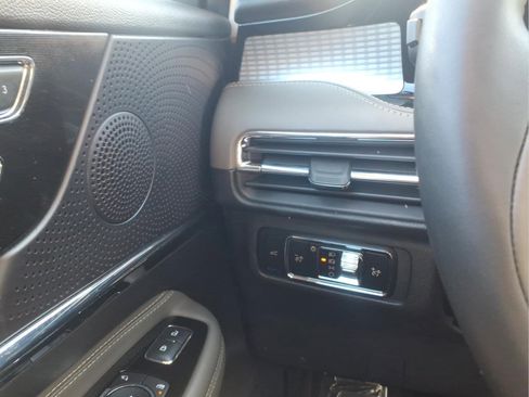 Used 2024 Lincoln Corsair AWD w/ Equipment Group 101A image 21