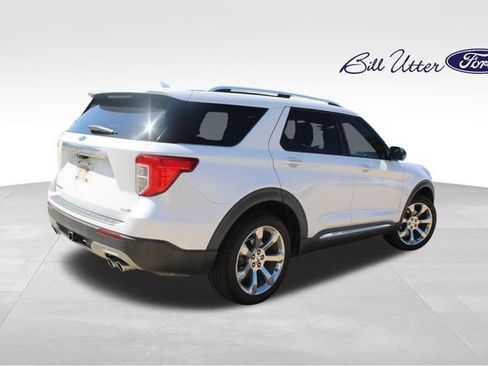 Certified 2020 Ford Explorer Platinum w/ Premium Technology Package AWD/4WD image 5