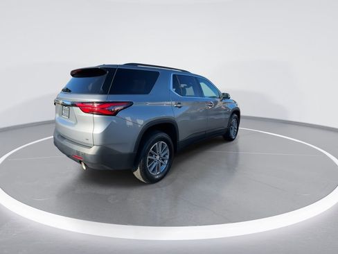 Used 2023 Chevrolet Traverse LT w/ Rear Camera Mirror Package image 8