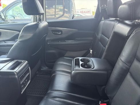 Used 2016 Nissan Murano SL w/ SL Technology Package FWD image 18