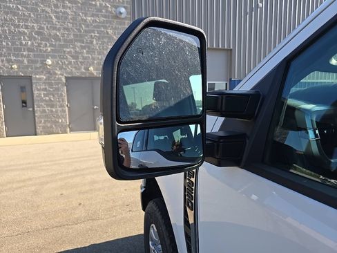 Used 2024 Ford F250 XLT AWD/4WD image 7