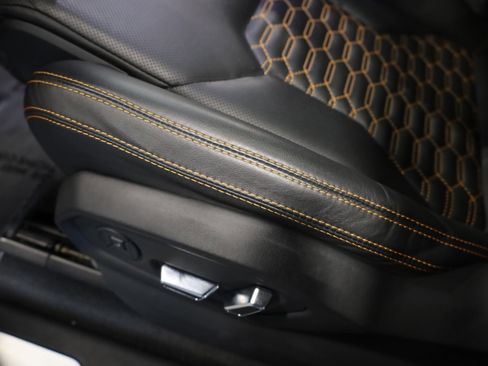 Used 2021 Lamborghini Urus image 18