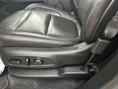Used 2019 Chevrolet Traverse Premier AWD/4WD image 39