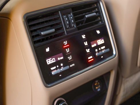 Used 2019 Porsche Cayenne image 49