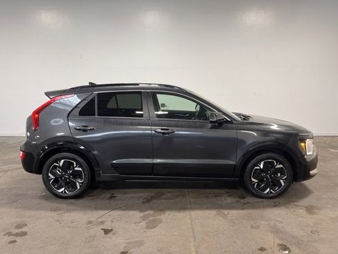 Used 2023 Kia Niro Wind image 2