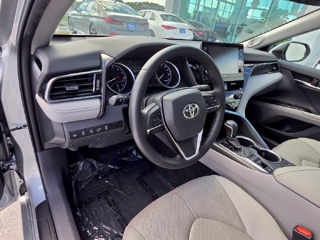 Used 2022 Toyota Camry XLE FWD image 29