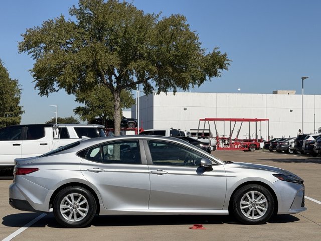 Used 2025 Toyota Camry LE FWD image 3