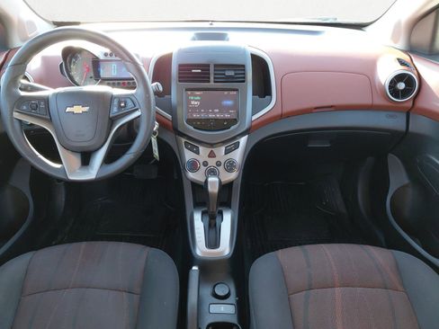 Used 2014 Chevrolet Sonic LT image 31