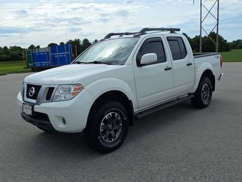 Used 2021 Nissan Frontier PRO-4X w/ Pro-4x Utility Package AWD/4WD image 3