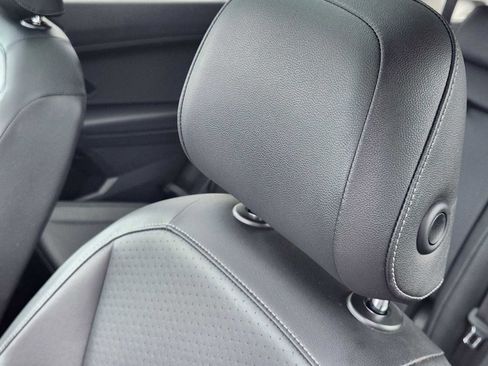 Used 2019 Volkswagen Tiguan SE w/ Panoramic Sunroof Package image 15