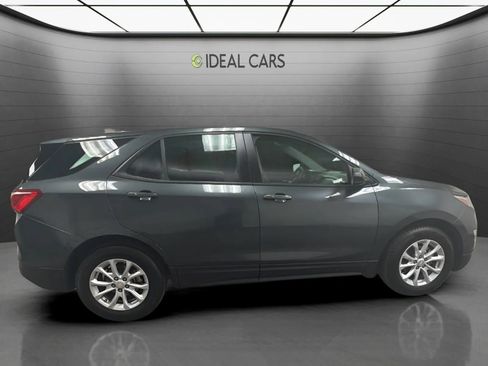 Used 2019 Chevrolet Equinox LS FWD image 4