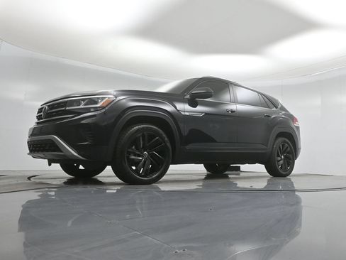 Used 2023 Volkswagen Atlas Cross Sport SE w/ Black Wheel Package AWD/4WD image 44