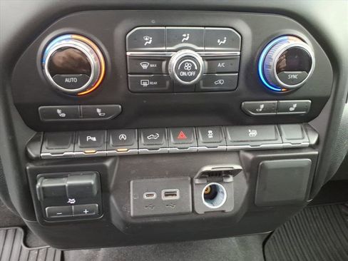 Used 2020 Chevrolet Silverado 1500 LT w/ All-Star Edition image 18