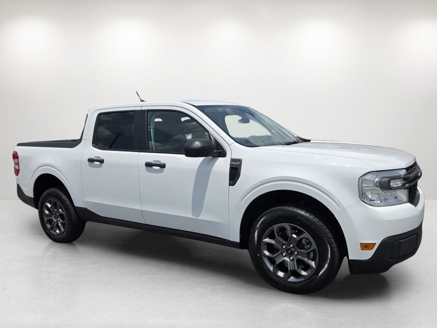 Used 2024 Ford Maverick XLT FWD image 3