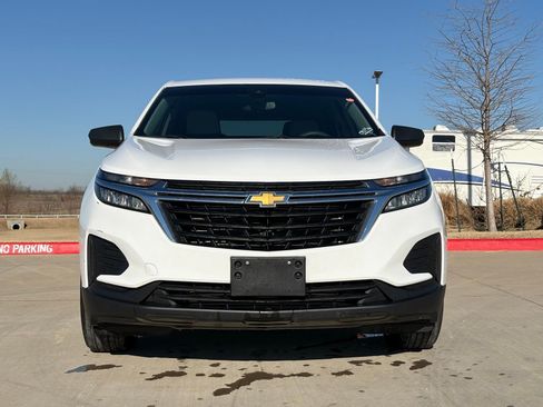 Used 2024 Chevrolet Equinox LS w/ LS Convenience Package image 2