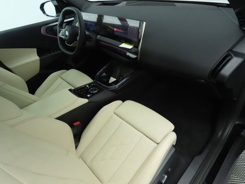 Certified 2025 BMW X3 xDrive30i w/ Premium Package image 18