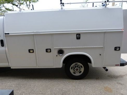 Used 2019 GMC Savana 3500 w/ Power Convenience Package RWD image 18