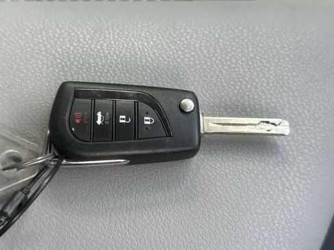 Used 2024 Toyota Camry SE image 28