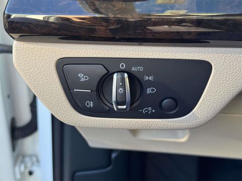 Used 2019 Audi Q5 2.0T Premium w/ Convenience Package image 19