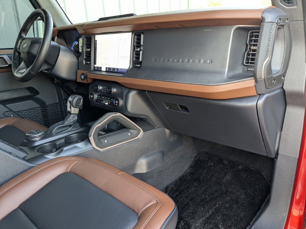 Used 2024 Ford Bronco Outer Banks AWD/4WD image 11
