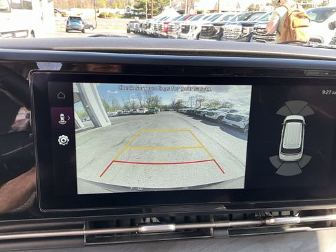 Used 2024 Kia Carnival EX FWD image 24