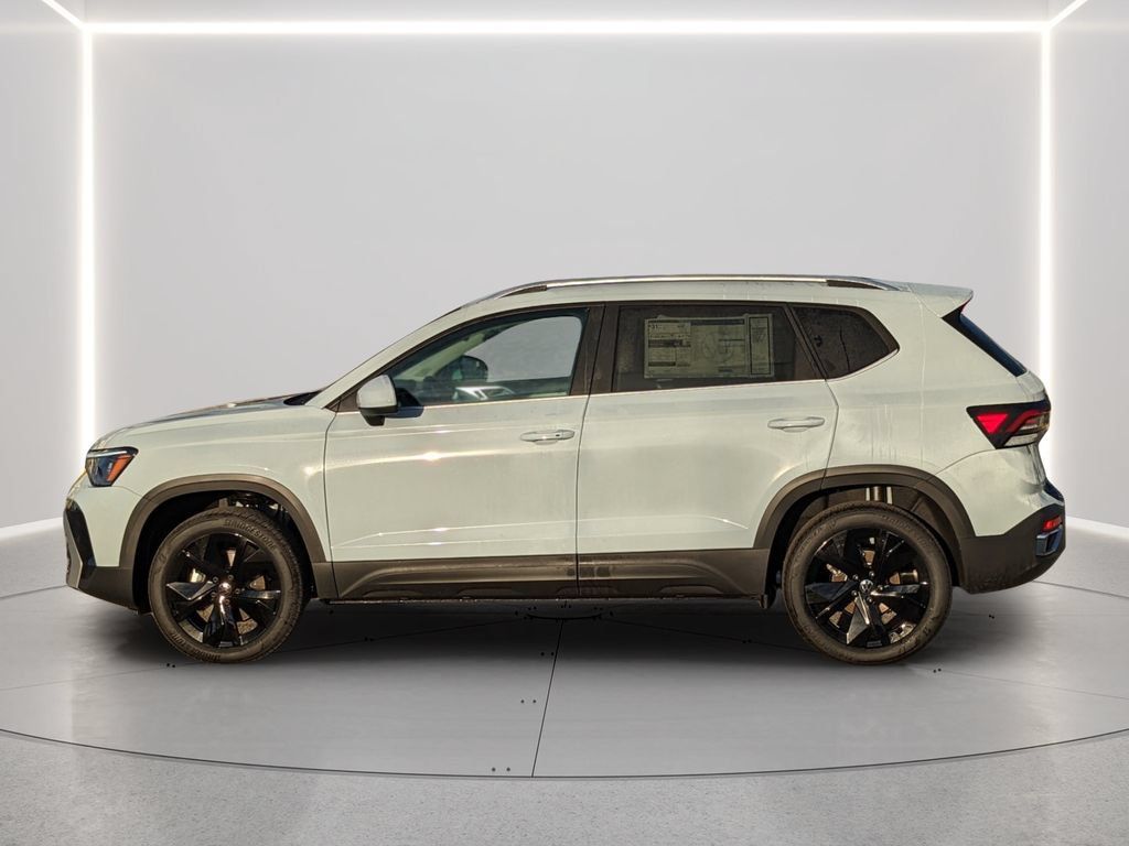 New 2026 Volkswagen Taos SE FWD image 5