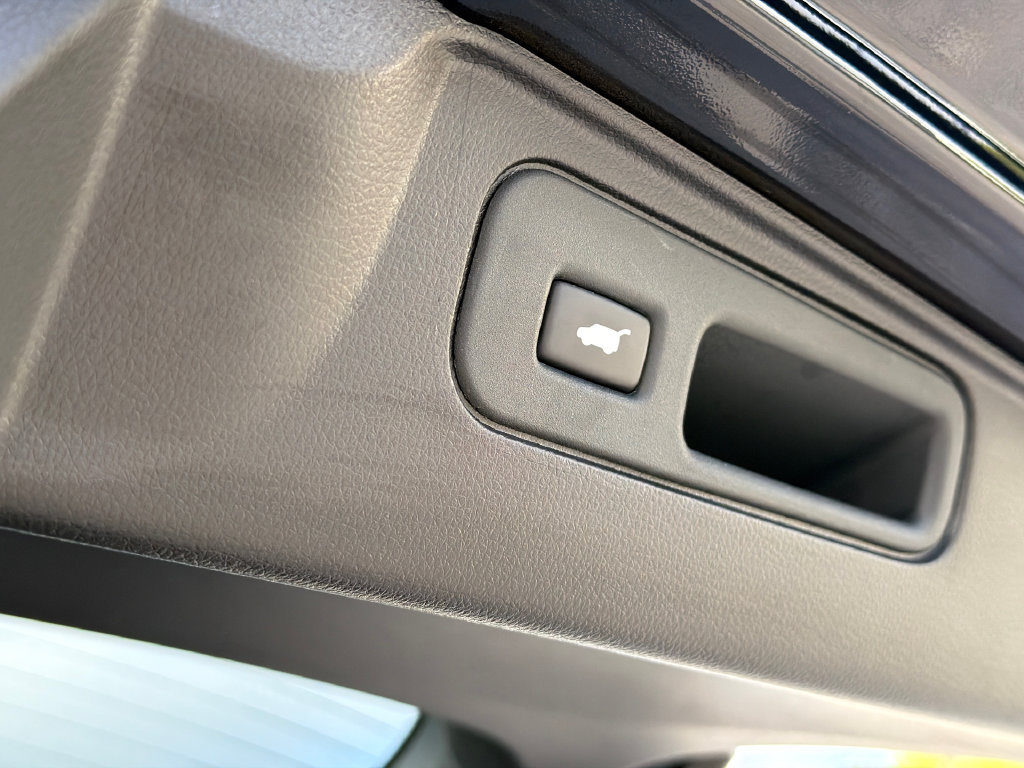 Used 2023 Honda Passport EX-L image 9